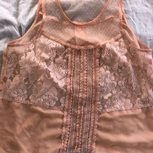 4/$20🍄 Large Peach lace sleeveless top